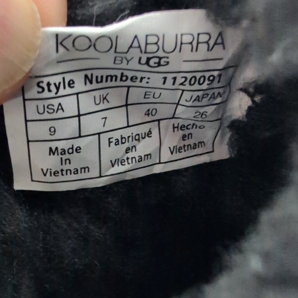 Koolaburra by Ugg Suede Boots with Sherpa Lining - Picture 12 of 12